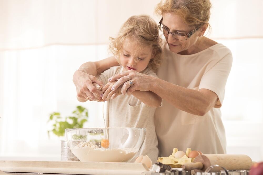 Wspólne gotowanie przepisem na udaną relację z dziećmi / Jakie korzyści płyną z przygotowywania posiłków z dziećmi?