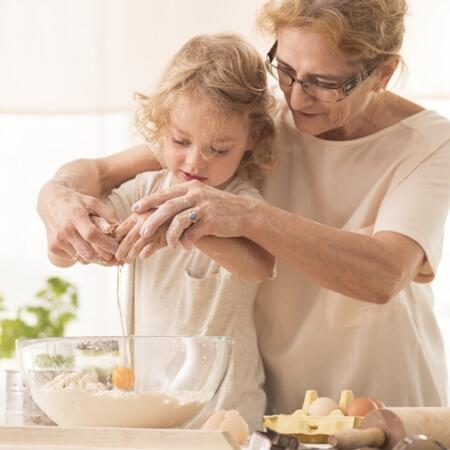 Wspólne gotowanie przepisem na udaną relację z dziećmi / Jakie korzyści płyną z przygotowywania posiłków z dziećmi?