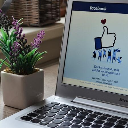 Jak założyć i prowadzić konto na Facebooku, aby pozostać w kontakcie z wnukami? / Tworzenie konta na Facebooku krok po kroku