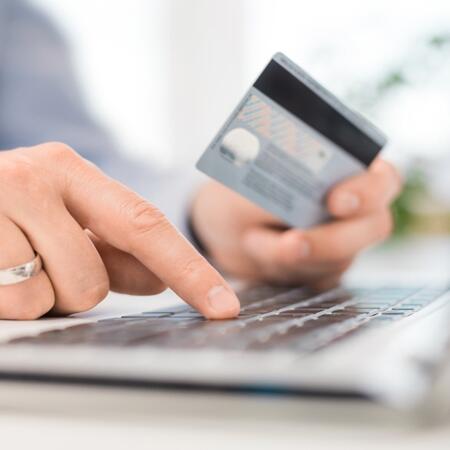 Zakupy online - zasady bezpiecznego dokonywania transakcji / Na co zwrócić uwagę płacąc przez Internet?