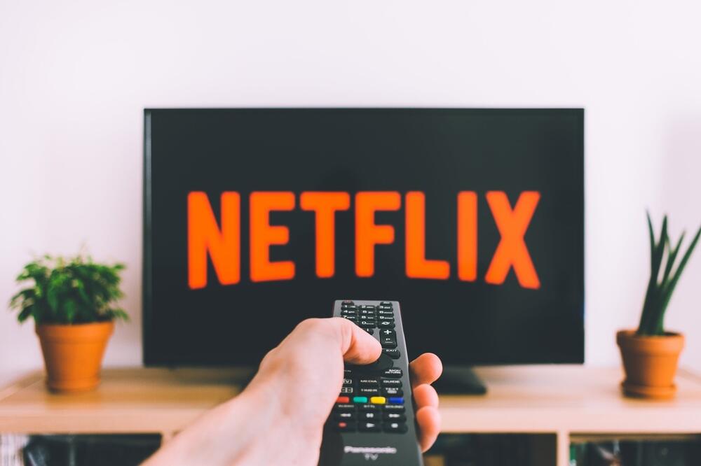 Co to jest Netflix i jak z niego korzystać? / Jak założyć konto w serwisie Netflix, aby korzystać z szerokiej oferty filmów?