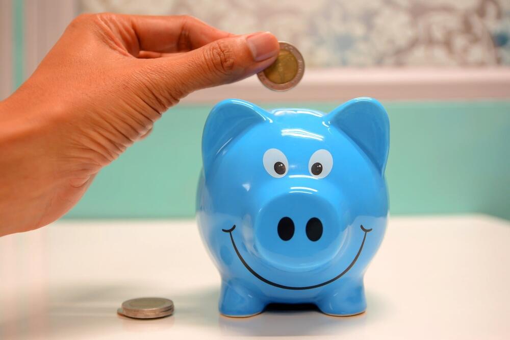 Jak nauczyć dziecko oszczędzania pieniędzy / Wskazówki dla rodziców i dziadków dotyczące praktycznych metod oszczędzania