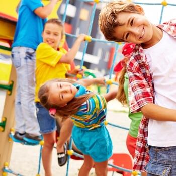 Gry i zabawy na dzień dziecka / Pomysły na gry i zabawy z dziećmi z okazji ich święta