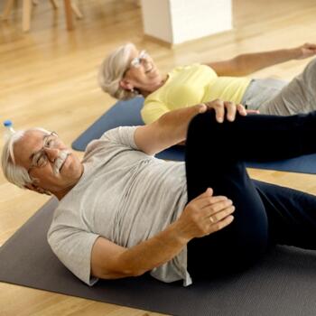 Ćwiczenia na brzuch dla seniorów / Jak pozbyć się brzucha po 60-tym roku życia