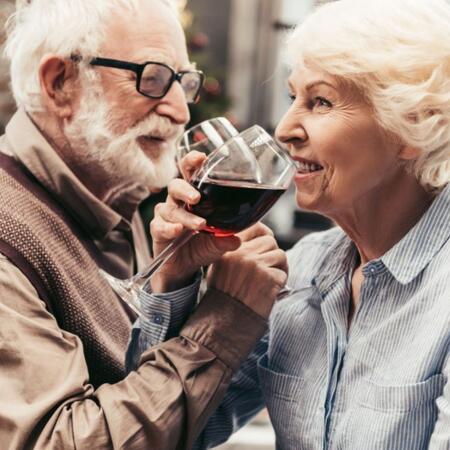 Wino dla Babci i Dziadka. Jakie wino na prezent dla seniora? / Jakie wino wybrać dla babci i dziadka?