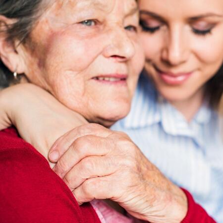 Kontrola stanu zdrowia rodziców i dziadków z ich nadgarstka / Zalety opaski SOS dla seniora z pulsometrem