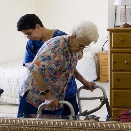 Jak zapewnić dobrą opiekę babci z demencją? / Opieka nad osobą z demencją