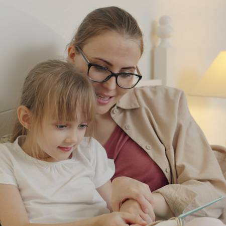 Książka lepsza niż tablet. Jak przekonać dziecko do czytania? 