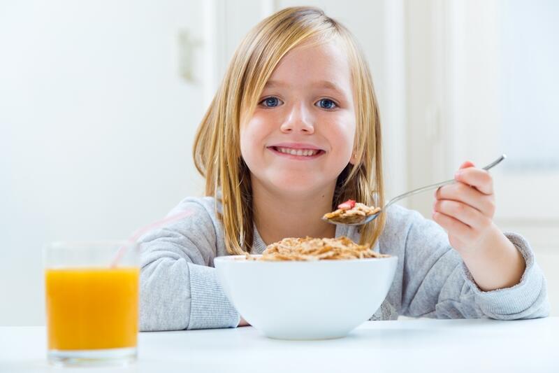 7 pomysłów na śniadanie dla dziecka / Pomysły na szybkie i zdrowe śniadanie dla dzieci