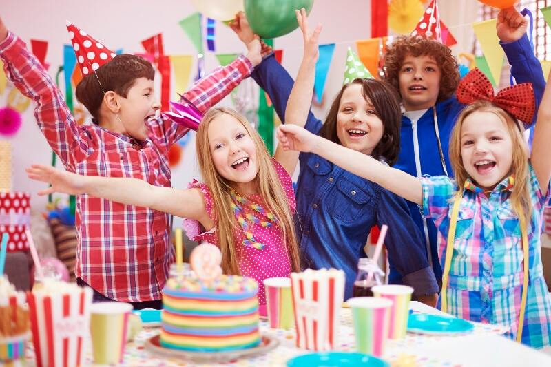 Zabawy na urodziny / Wesołe pomysły na urodzinowe zabawy dla dzieci